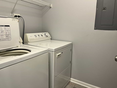 Unit 3 2 Beds Apartment for Rent