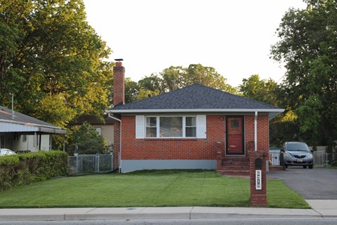 6215 Auth Rd. 3 Beds Apartment for Rent