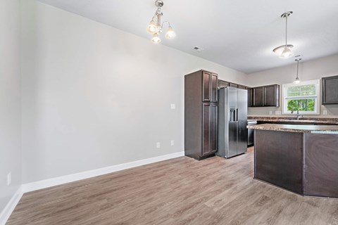 207 Shallowbag Bay Lane 3 Beds Apartment for Rent