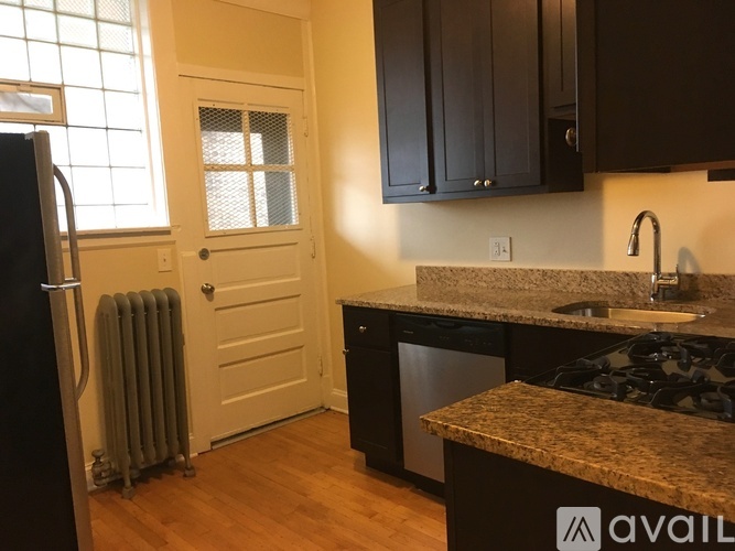 6254 N Claremont Ave 2 Beds Apartment for Rent - Photo gallery 2