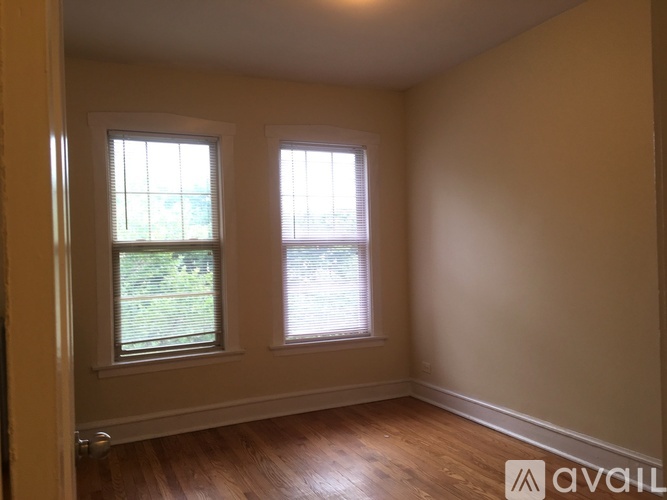 6254 N Claremont Ave 2 Beds Apartment for Rent - Photo gallery 5