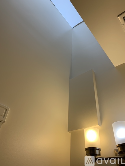 319 East Grand River Avenue 1 Apartment for Rent - Photo gallery 3