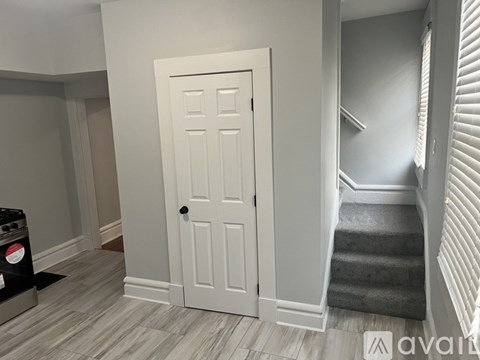 143 E 4Th Ave 2 Beds Apartment for Rent