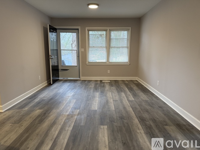 934 Fairburn Road Northwest 4 Beds Single Family Home for Rent - Photo gallery 2