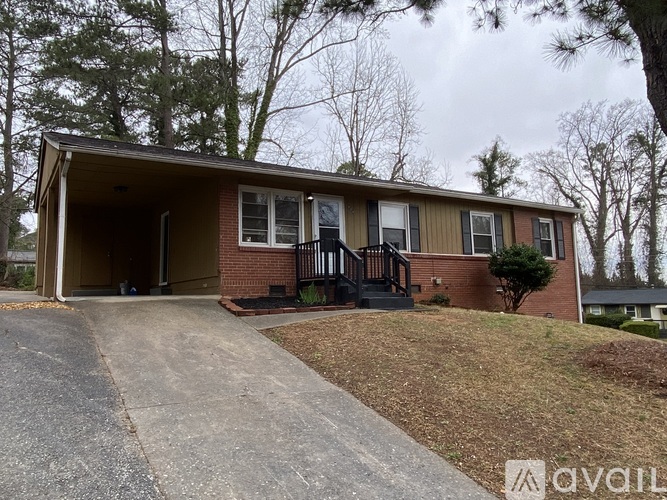 934 Fairburn Road Northwest 4 Beds Single Family Home for Rent - Photo gallery 3
