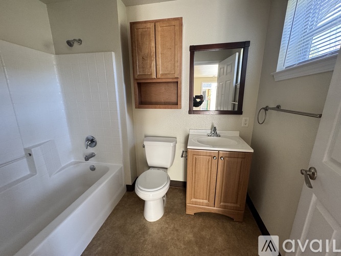 335 Union St Studio Apartment for Rent - Photo gallery 4