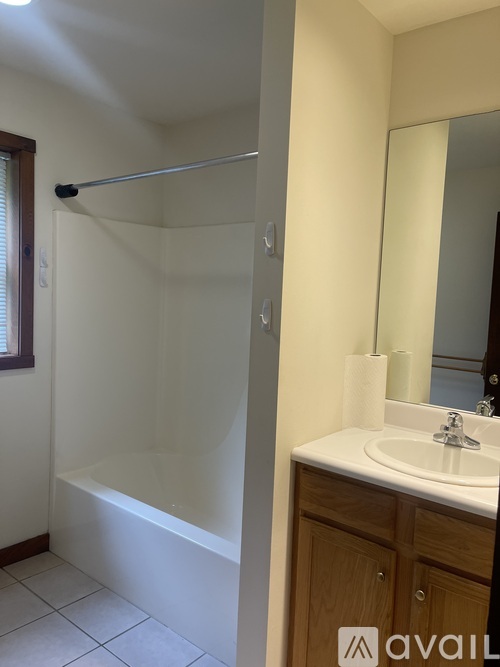 Mc Arthur Brook Rd 2 Beds Apartment for Rent - Photo gallery 4