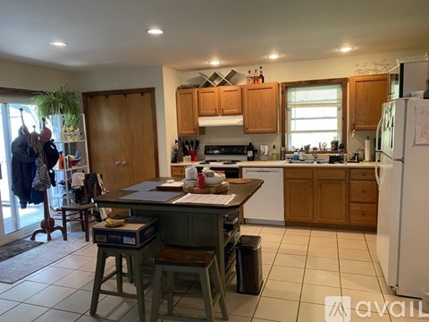 Mc Arthur Brook Rd 2 Beds Apartment for Rent