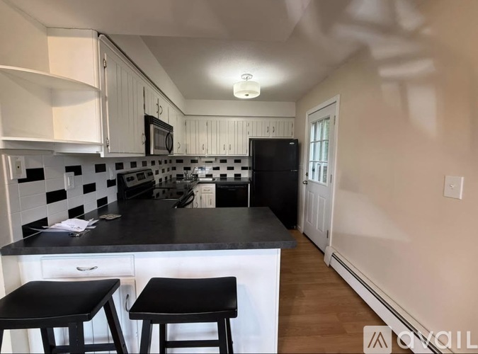 237 Longview Avenue 4 Beds Single Family Home for Rent - Photo gallery 2