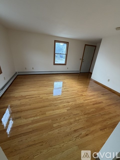 60 Ivy St 3 Beds Apartment for Rent