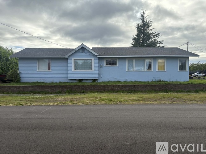 1315 1st St 3 Beds Single Family Home for Rent - Photo gallery 4