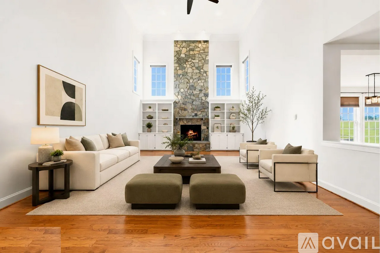 10216 Lees Mill Road 5 Beds Single Family Home for Rent - Photo gallery 2