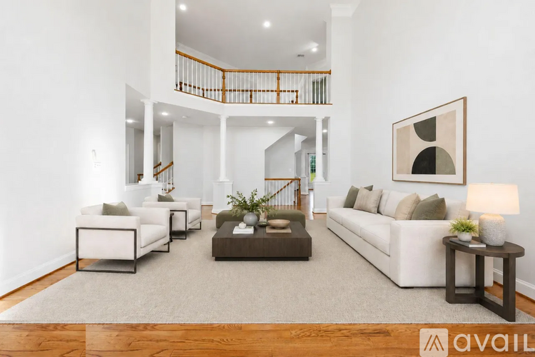 10216 Lees Mill Road 5 Beds Single Family Home for Rent - Photo gallery 3