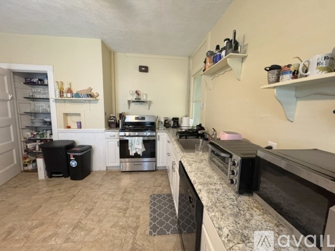 46 Dustin St 2 Beds Apartment for Rent - Photo gallery 4