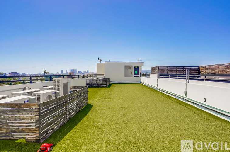 105 S Fairfax Ave 1 Apartment for Rent - Photo gallery 5