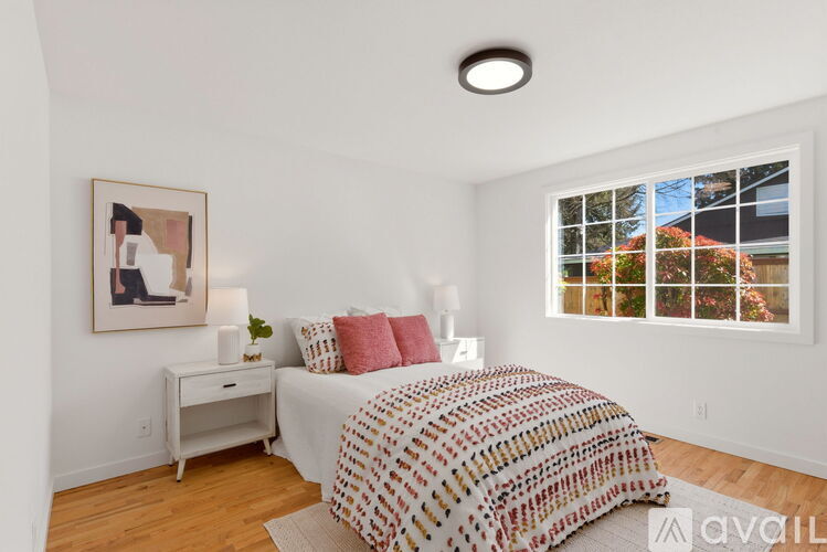 16432 Northeast 18th Street 4 Beds Single Family Home for Rent - Photo gallery 3