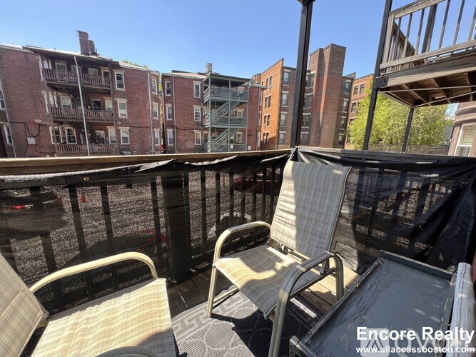 1589 Beacon St 2 Beds Apartment for Rent - Photo gallery 1