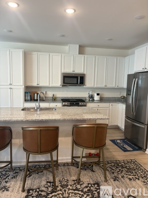 712 Fremont Drive 3 Beds Townhouse for Rent - Photo gallery 2