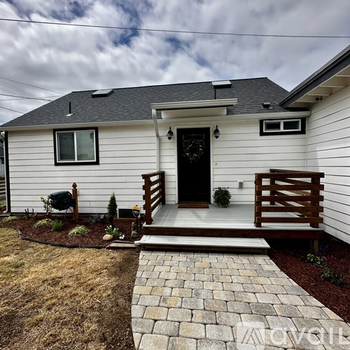 1386 Avenue U 3 Beds Single Family Home for Rent - Photo gallery 3