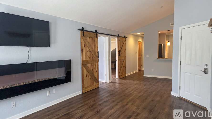 10 Farmers Ln 2 Beds Apartment for Rent - Photo gallery 1