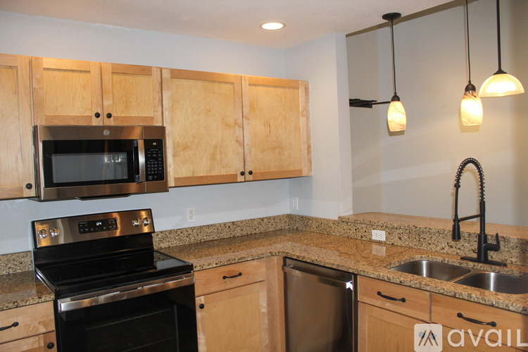 10 Farmers Ln 2 Beds Apartment for Rent - Photo gallery 4