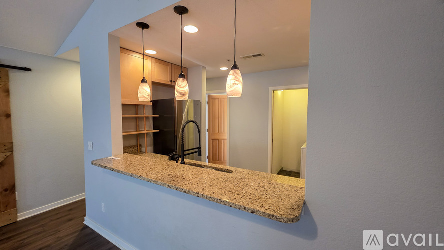 10 Farmers Ln 2 Beds Apartment for Rent - Photo gallery 5