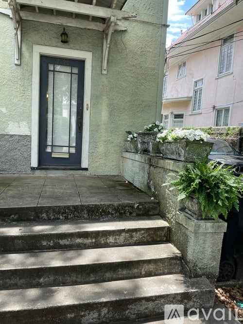 2220 Prytania Street 2 Beds Apartment for Rent - Photo gallery 1