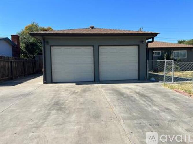 E Cypress Ave 2 Beds Apartment for Rent - Photo gallery 1