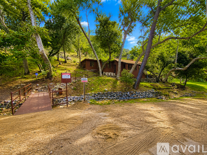 1704 Sycamore Dr 2 Beds Single Family Home for Rent - Photo gallery 2
