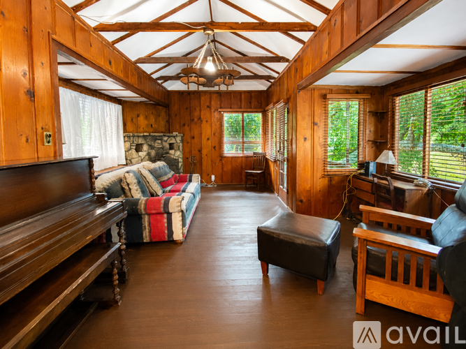1704 Sycamore Dr 2 Beds Single Family Home for Rent - Photo gallery 5