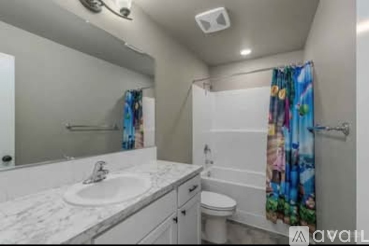 737 J Street Northeast 5 Beds Single Family Home for Rent - Photo gallery 4