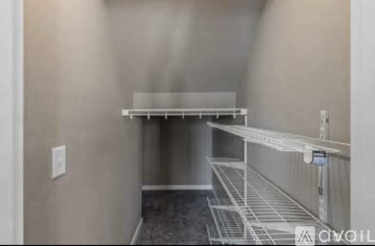 737 J Street Northeast 5 Beds Single Family Home for Rent - Photo gallery 5