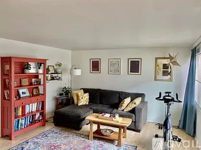 7319 Woodlawn Ave NE 1 Single Family Home for Rent - Photo gallery 3