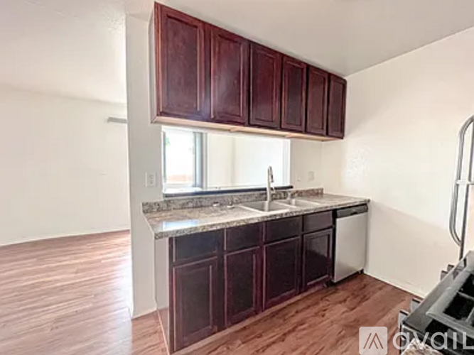 14746 Delano Street 2 Beds Apartment for Rent - Photo gallery 2