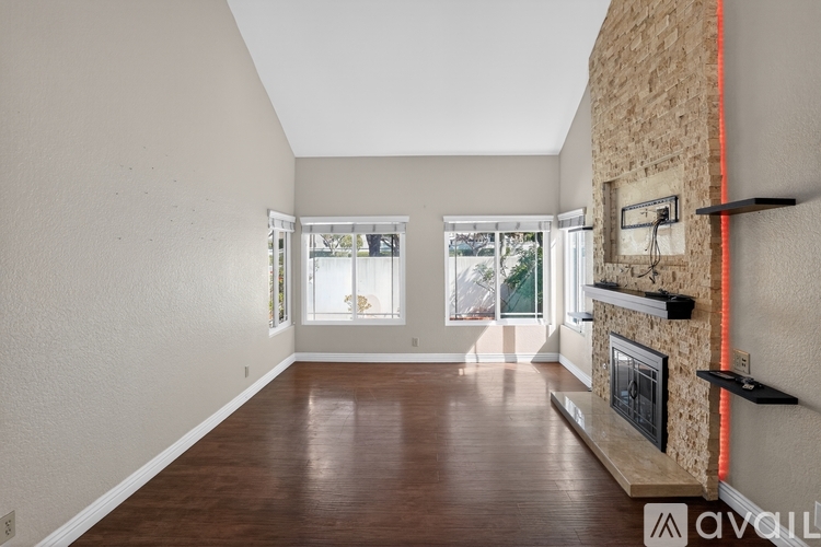 33 La Cascada 3 Beds Single Family Home for Rent - Photo gallery 3