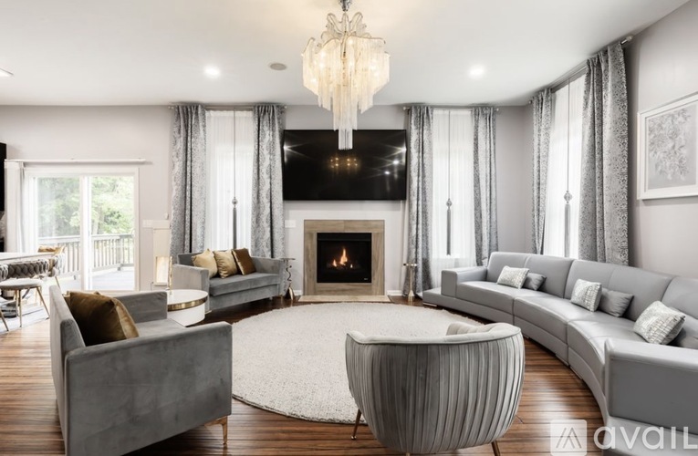 935 Whittier Drive 4 Beds Single Family Home for Rent - Photo gallery 4