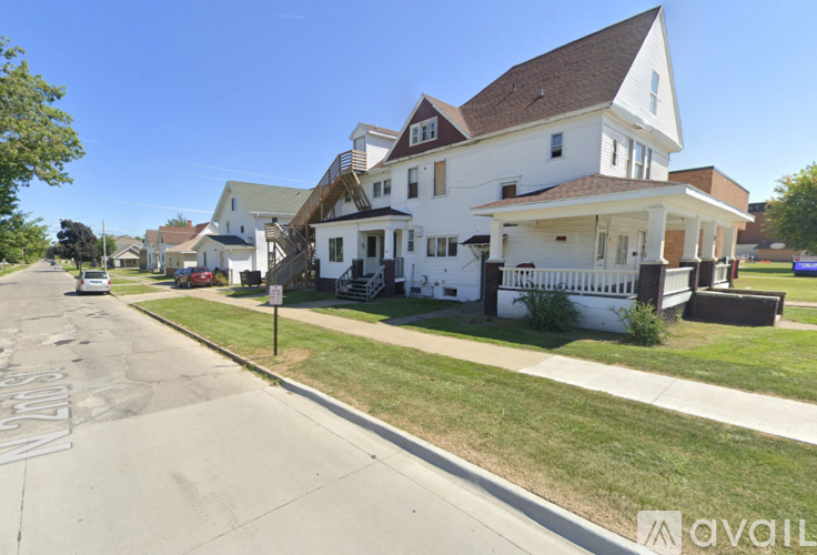 111 W State St 2 Beds Apartment for Rent - Photo gallery 2