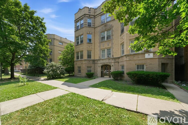 6316 N Artesian Ave 2 Beds Condo for Rent - Photo gallery 1