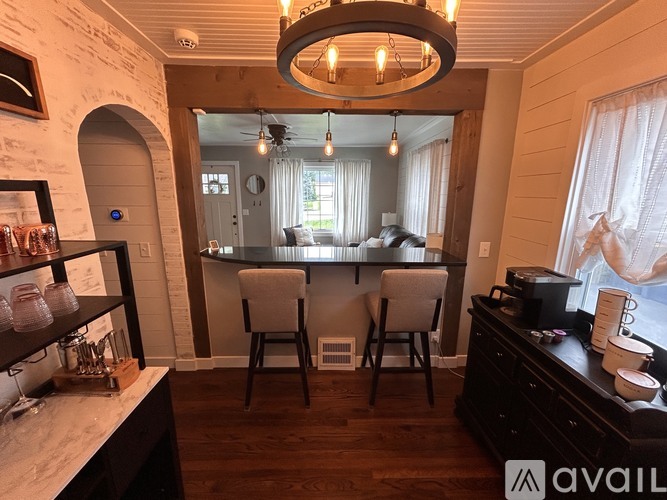 222 West 81st Street 3 Beds Single Family Home for Rent - Photo gallery 5