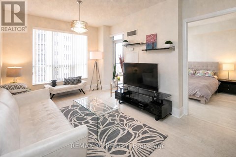 908 - 100 HARRISON GARDEN BOULEVARD 2 Beds Apartment for Rent