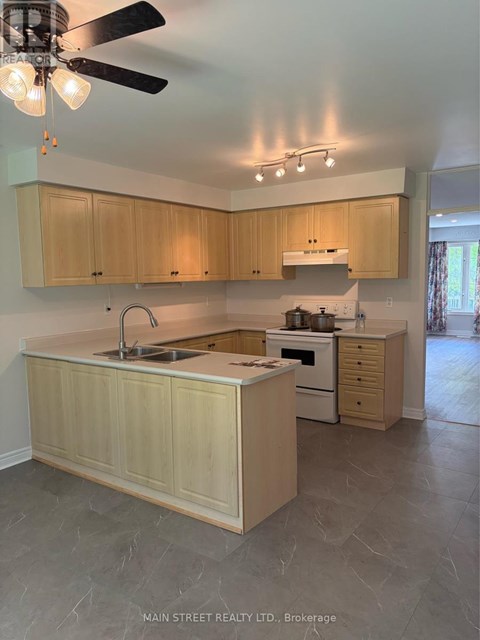 5 BRECKEN DRIVE 3 Beds Apartment for Rent