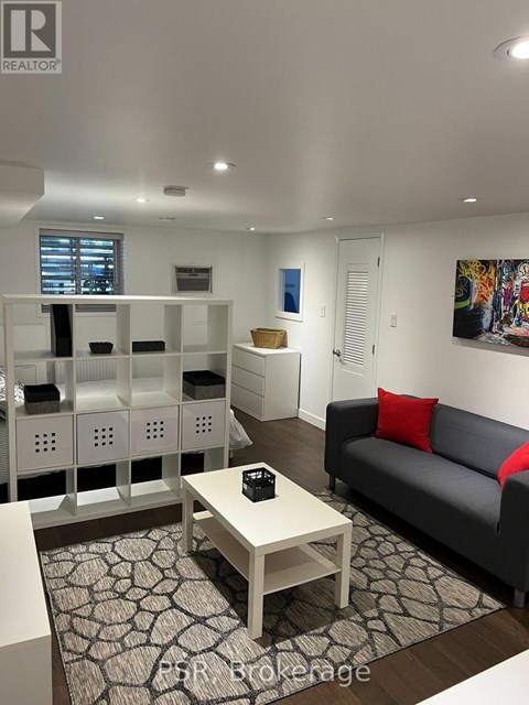 BASEMENT - 54A GALLEY AVENUE Studio Apartment for Rent