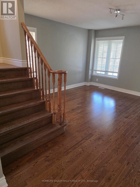 68 MCNICOL CRESCENT 3 Beds Apartment for Rent