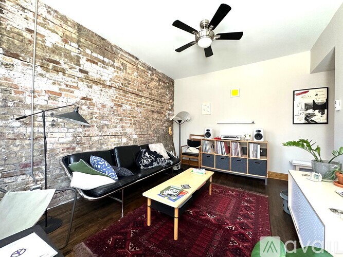 2647 49 N. Sacramento Ave. 1 Apartment for Rent - Photo gallery 2