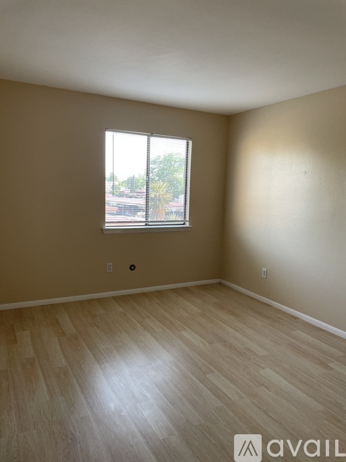 921 Country Club Drive Southeast 2 Beds Condo for Rent - Photo gallery 2