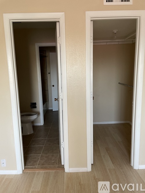 921 Country Club Drive Southeast 2 Beds Condo for Rent - Photo gallery 3