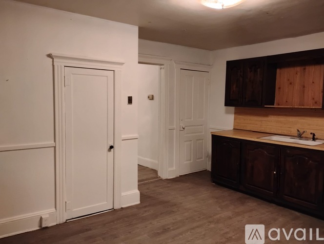 509 W Green St 1 Single Family Home for Rent - Photo gallery 3