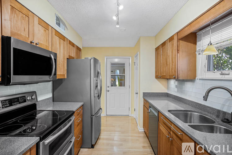 8044 Neshoba Road 4 Beds Single Family Home for Rent - Photo gallery 4