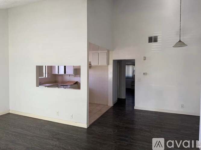 14839 Sherman Way 2 Beds Condo for Rent - Photo gallery 1