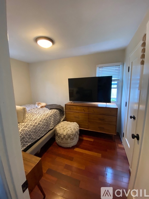 468 3rd St #B 1 Single Family Home for Rent - Photo gallery 5